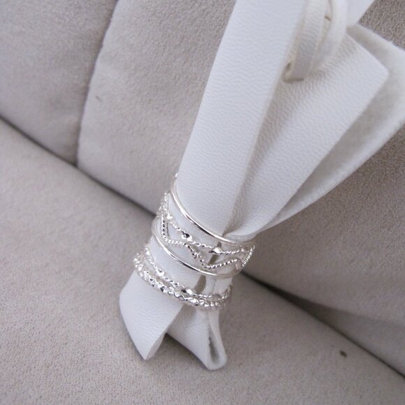 Lovisa 6 Piece Stackable Ring Set - Picture 7 of 10